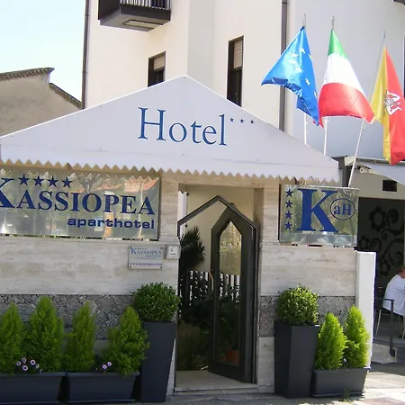 Ξενοδοχείο με διαμερίσματα Kassiopea 3*