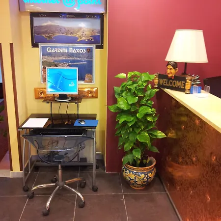 アパートホテル Kassiopea メッシーナ